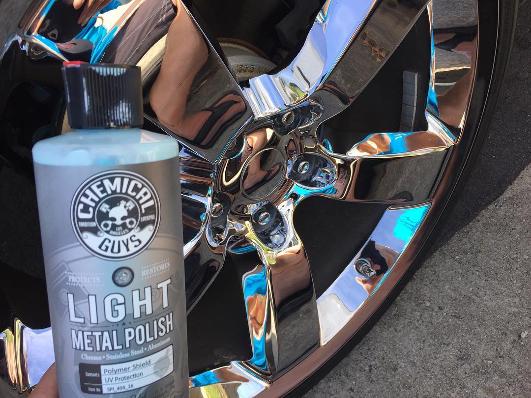 Light Metal Polish