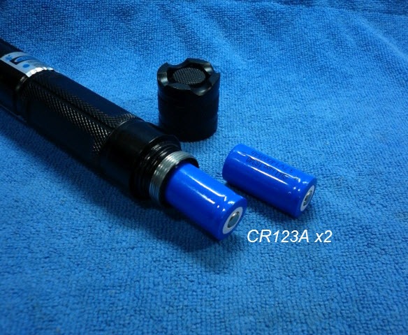 ค้างสต็อค ปากกาเลเซอร์ฟ้า 1000 mW หัวหมุนเล่นลายได้ 5 หัว กล่องมีเนียม 800 บาท