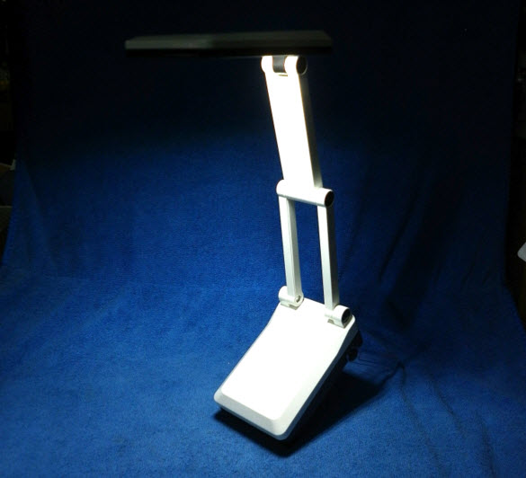 โคมไฟตั้งโต๊ะ แบบชาร์จไฟได้ สำหรับพกพา YG-5908