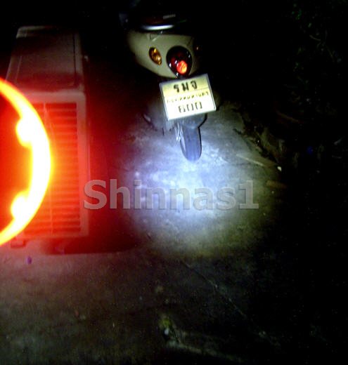 ไฟฉายเลนส์ขยายขอบแดง ปรับขนาดแสงไฟได้ มีไฟกระพริบ