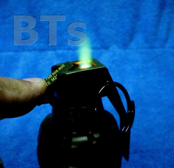 ไฟแช็คพวงกุญแจ ลูกระเบิด M.26 A2