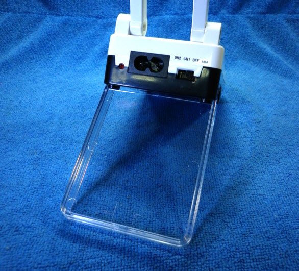 โคมไฟตั้งโต๊ะ แบบชาร์จไฟได้ สำหรับพกพา YG-5908