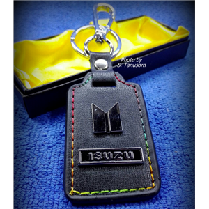พวงกุญแจรถ ISUZU หนังแท้สีดำ