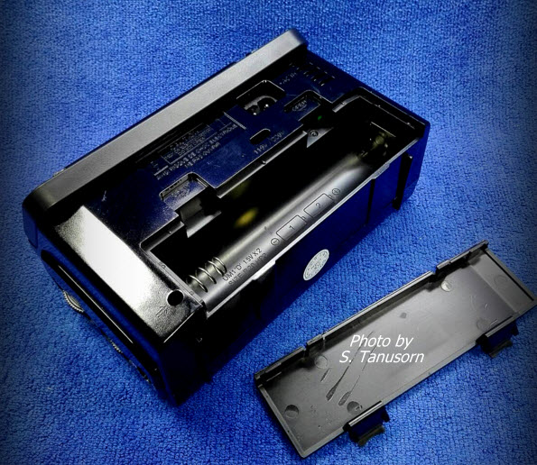 วิทยุกระเป๋าหิ้ว FM-AM ยี่ห้อธานินทร์ รุ่น 299