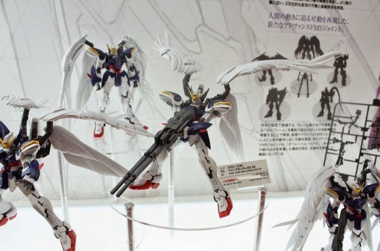 RG Wing Gundam Zero Custom EW