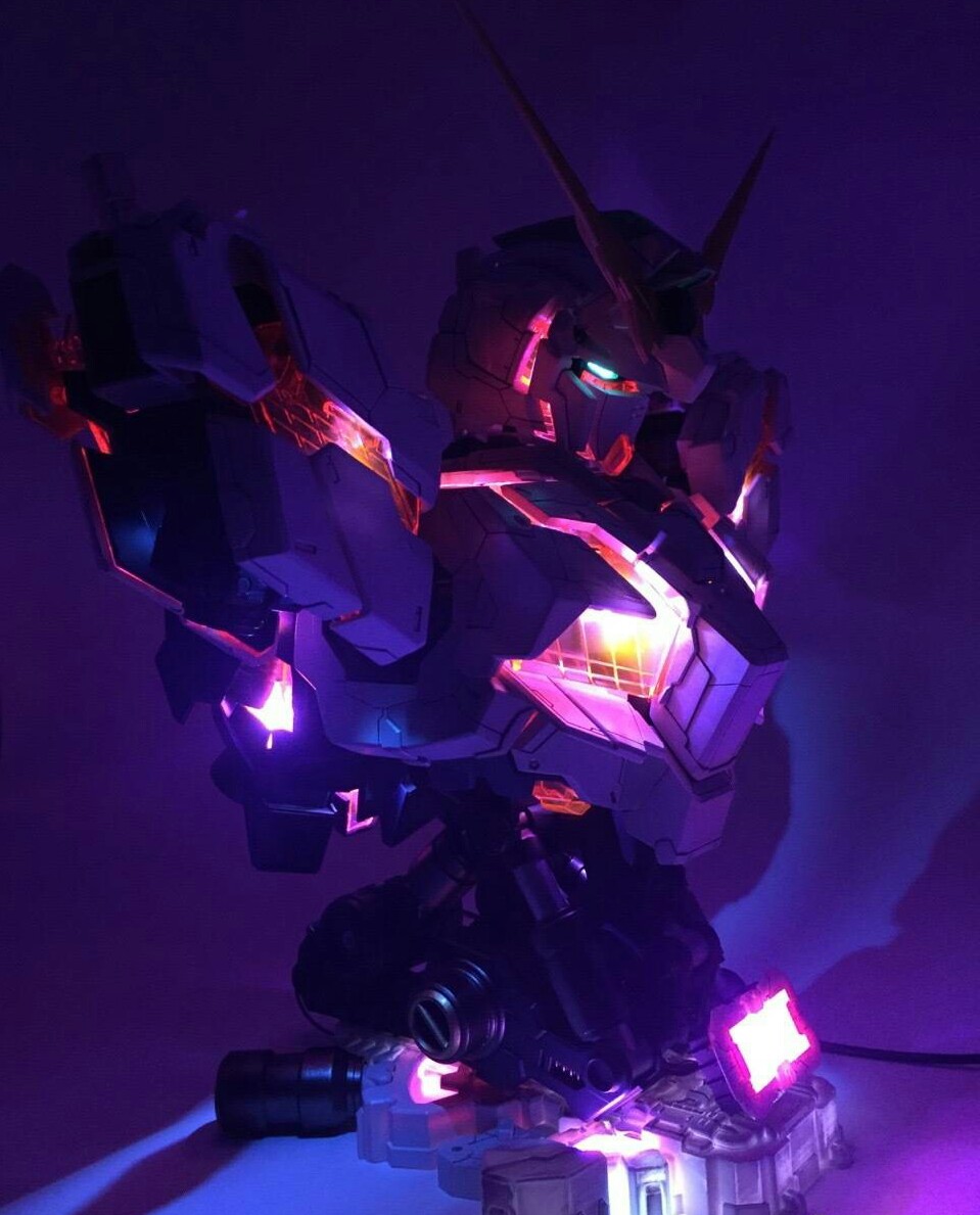 1/35 Unicorn HEAD + LED