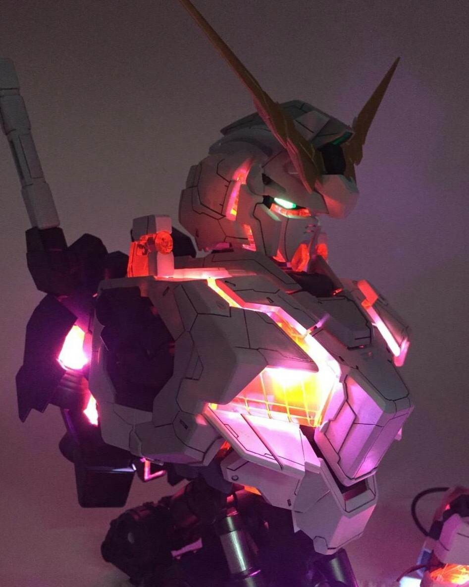 1/35 Unicorn HEAD + LED
