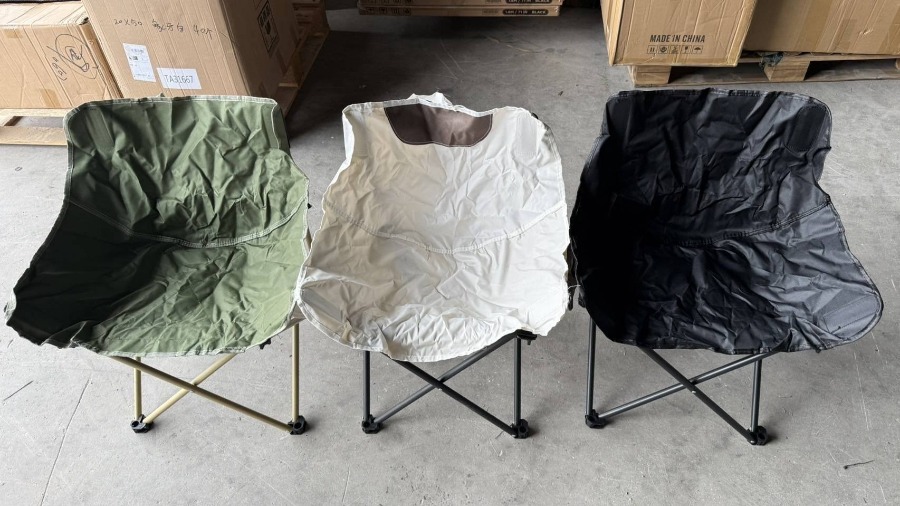 เก้าอี้ตั้งแคมป์ ทรงหลังเต่า ขนาดใหญ่ นั่งสบาย เก้าอี้พับกลางแจ้ง เก้าอี้สนาม เก้าอี้ตลาดกลางคืน พร้อมถุงเก็บเพื่อป้องกันการชน