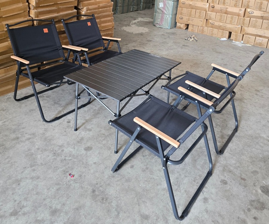 เก้าอี้ตั้งแคมป์ เก้าอี้พับกลางแจ้ง เก้าอี้สนาม เก้าอี้ตลาดกลางคืน พร้อมถุงเก็บเพื่อป้องกันการชน