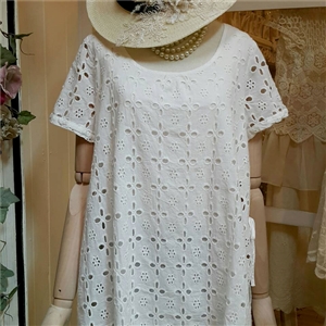 [b0244] เสื้อลูกไม้ free size