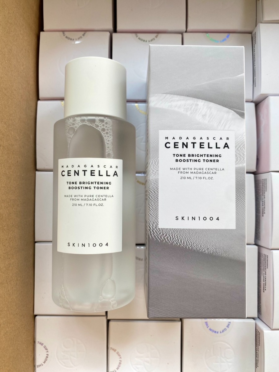 โทนเนอร์เทา SKIN1004 Madagascar Centella Tone Brightening Boosting Toner ขนาด 210ml.