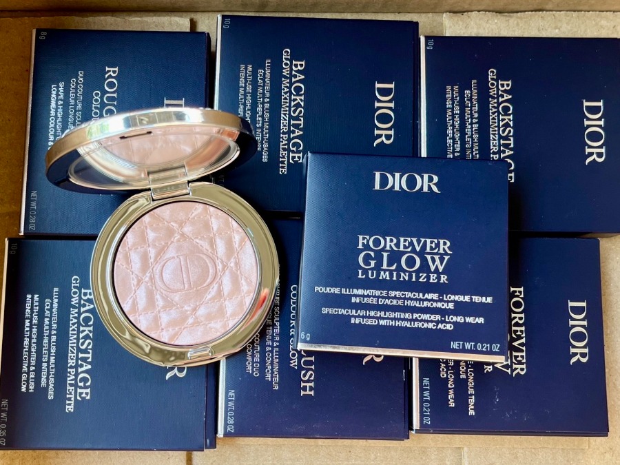 ป้าย/King Dior Forever Glow Luminizer 6g. #03 Pink Halo (เคาเตอร์ 2,550฿)