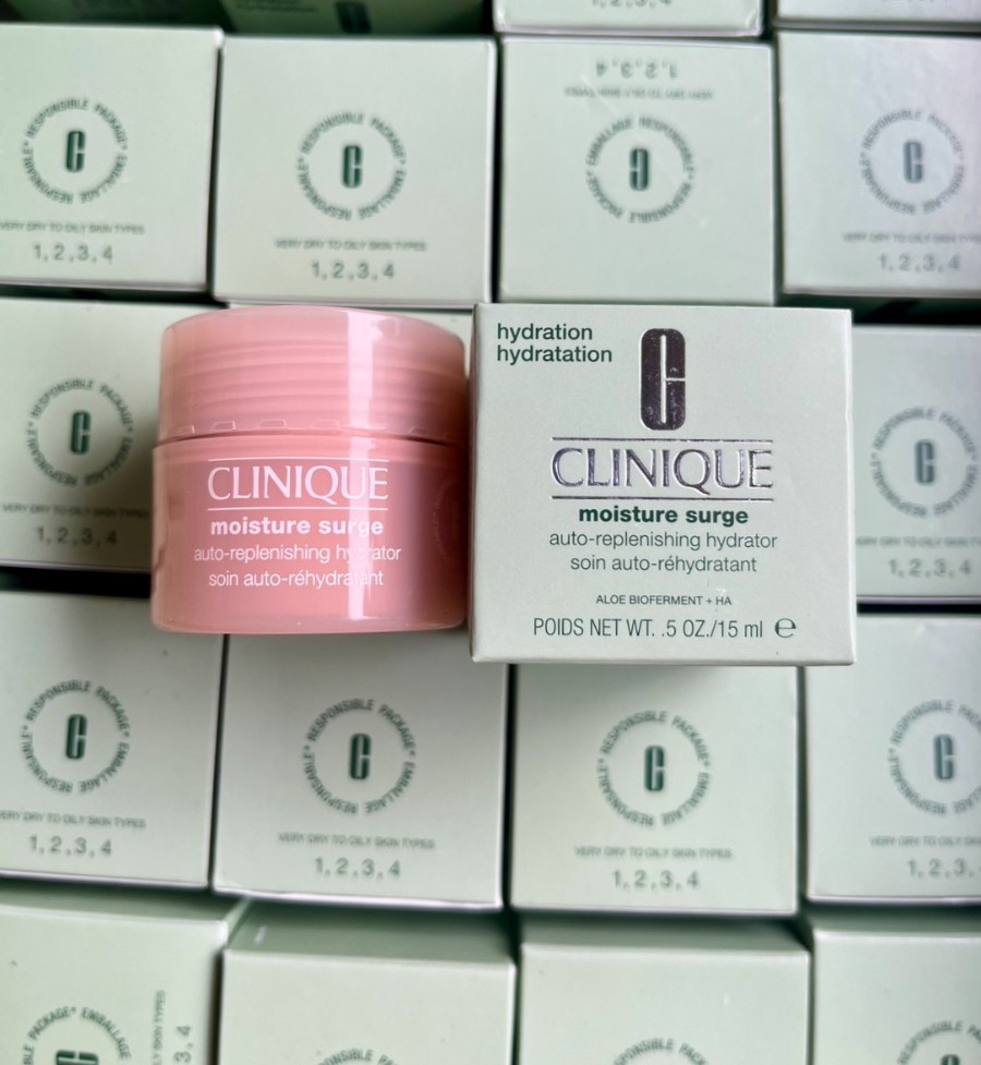 Clinique Moisture Surge Auto-Replenishing Hydrator ขนาด 15ml.