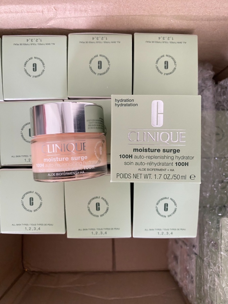 Clinique Moisture Surge 100.-Hour Auto-Replenishing Hydrator ขนาด 50ml. (เคาเตอร์ 1,900฿)