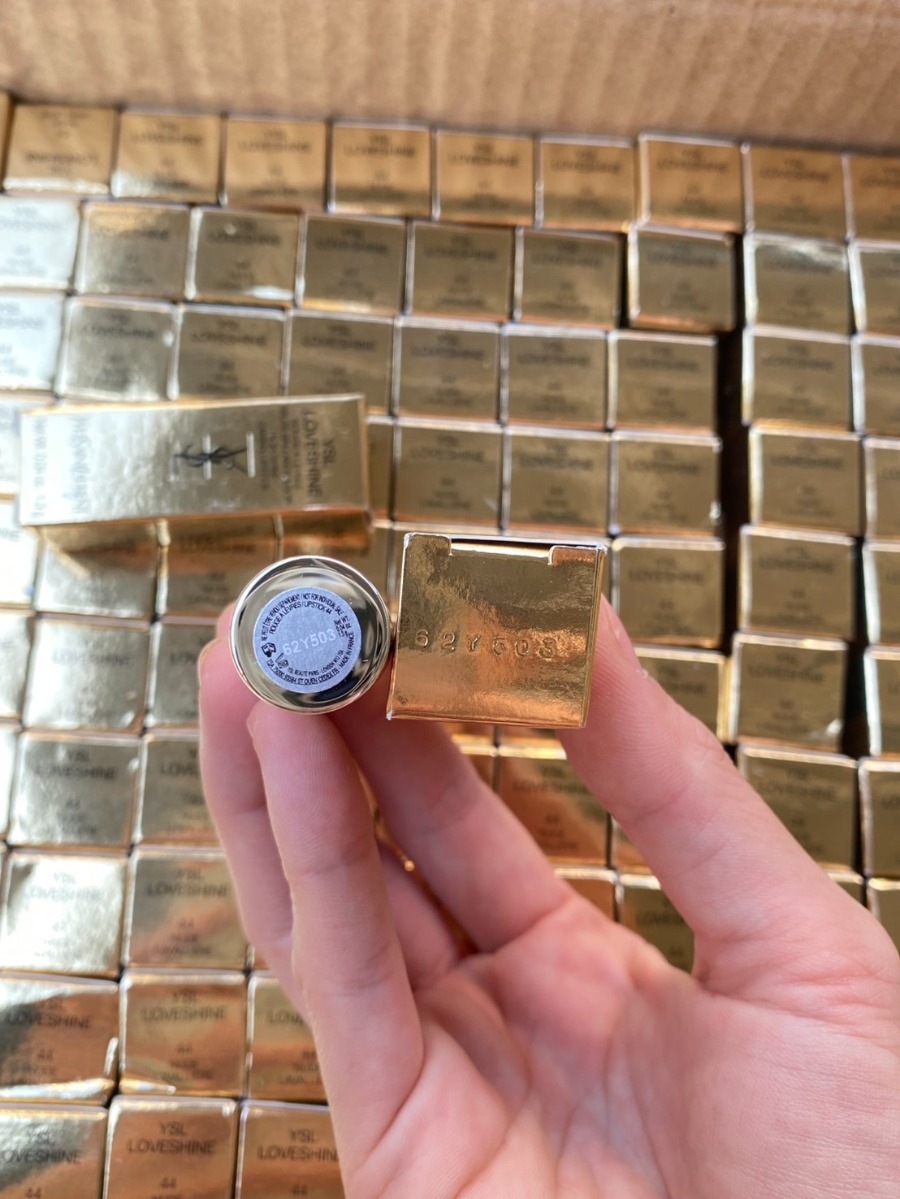 มีกล่อง - YSL Loveshine Lip Oil 1.3g. #44 Nude Lavalliere