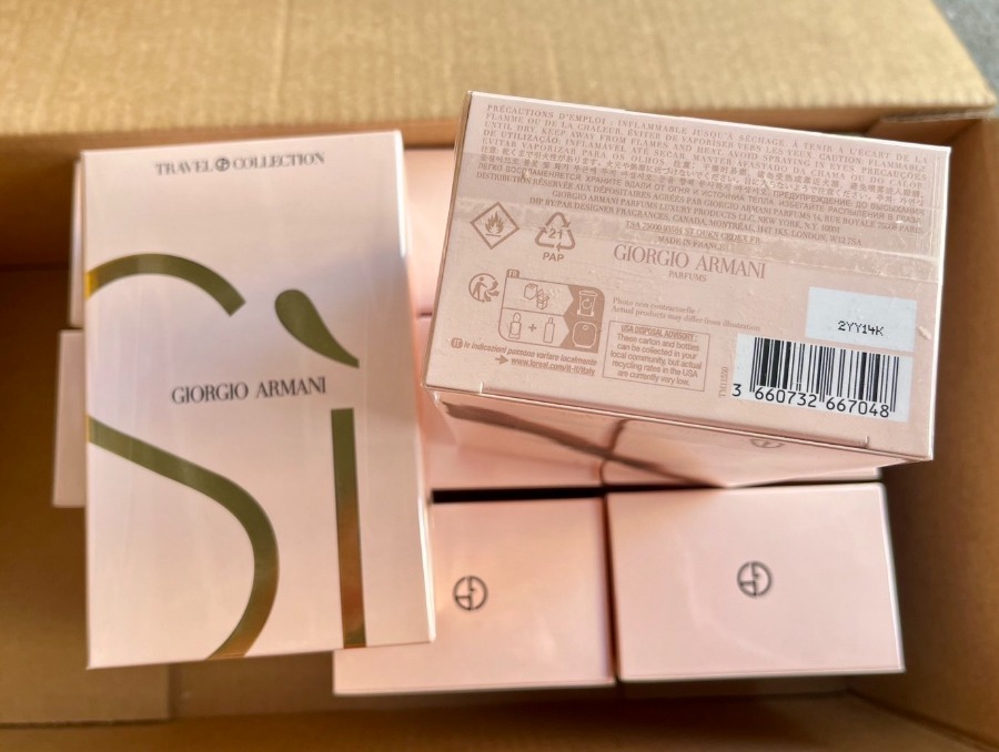 เซต/ครีมลายทอง Giorgio Armani Si Eau De Parfum Gift Set (100ml+15ml)