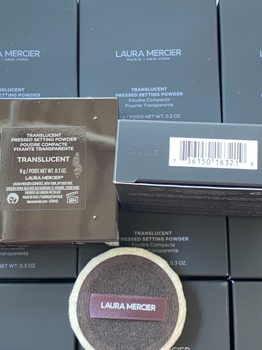 แป้งพัฟตลับดำ Laura Mercier Translucent Pressed Setting Powder 9g.