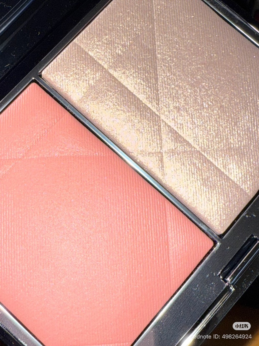 ป้าย/King Dior Rouge Blush Colour & Glow Duo 8g. #257 (เคาเตอร์ 2,400฿)