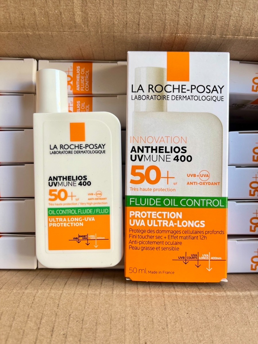 กล่องแบน/เขียว La Roche-Posay Anthelios UVMune 400 Fluide Oil Control SPF50+ 50ml.