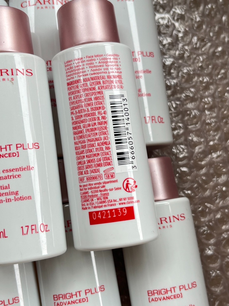 Clarins Bright plus Essential Brightening Serum-In-Lotion ขนาด 50ml.