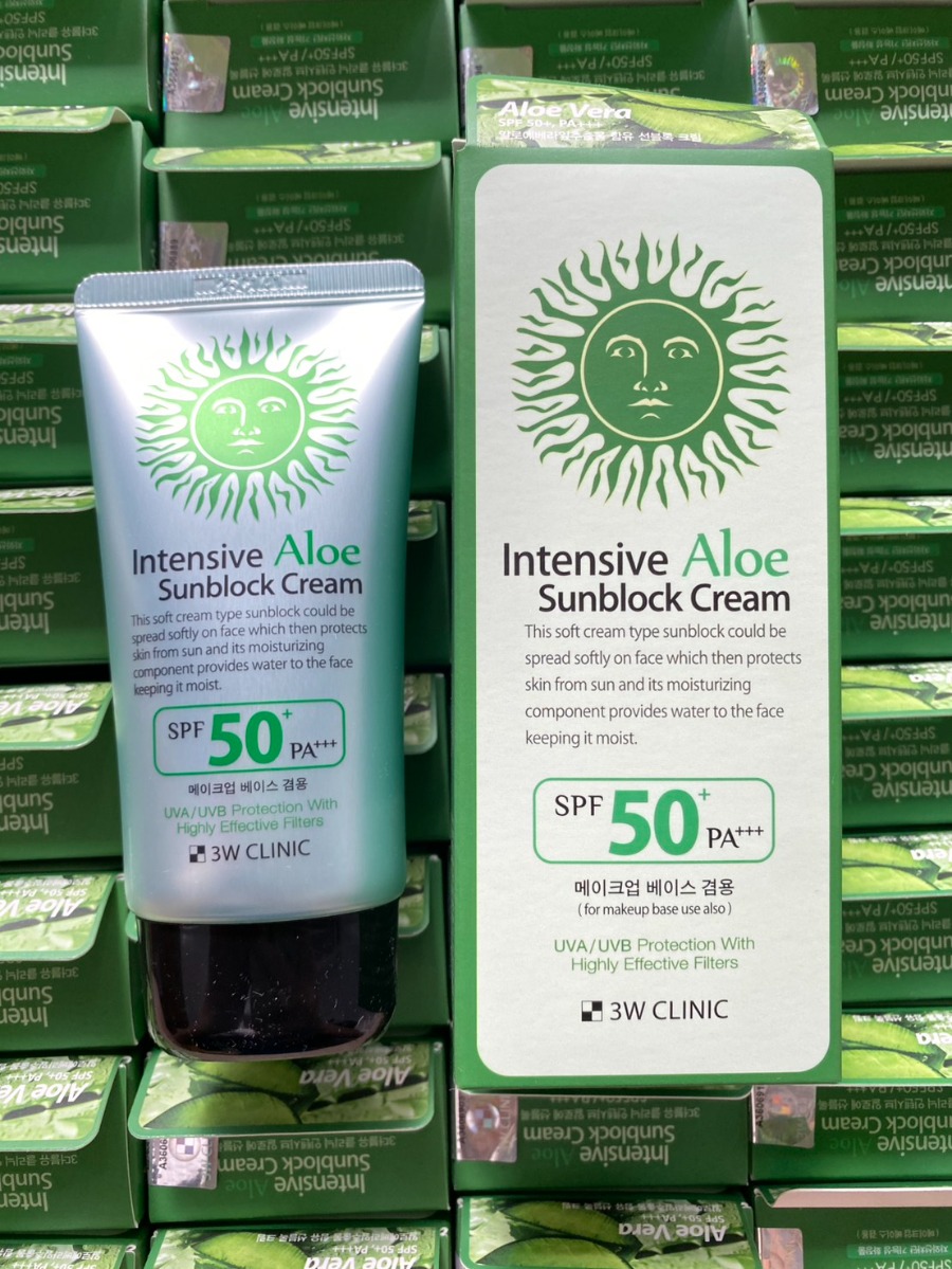เขียว 3W Clinic Intensive Aloe Sunblock Cream SPF50+ PA+++ 70ml.