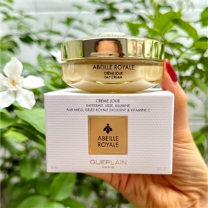 เดย์ Guerlain Abeille Royale Honey Treatment Day Cream 50ml. (เคาเตอร์ 6,700฿)