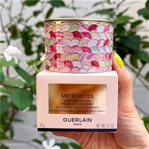 ป้าย King - Guerlain Meteorites Light-Revealing Pearls Of Powder 20g. #02 Rose (เคาเตอร์ 3,100฿)