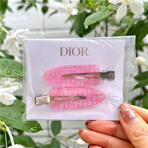 ไม่มีกล่อง - Dior Backstage Rosy Glow Hair Clip