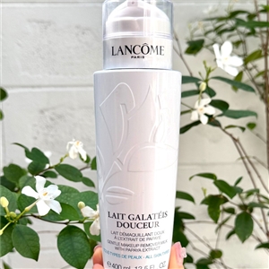 Lancome Lait Galateis Douceur Gentle Makeup Remover Milk 400ml. (เคาเตอร์ 2,900฿)