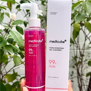 Medicube PDRN Hydrating Gel Cleanser 200ml.