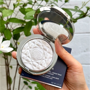 ป้าย/King Dior Forever Glow Luminizer 6g. #06 Opal Sequin (เคาเตอร์ 2,550฿)