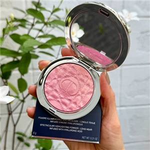 ป้าย/King Dior Forever Glow Luminizer 6g. #04 Pink Strobe (เคาเตอร์ 2,550฿)