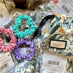 GUCCI Beauty Flora Mini Pouch Drawstring Bag & Hair Scrunchies x 3เส้น
