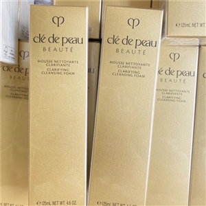 Cle De Peau Beaute Clarifying Cleansing Foam 125ml. (เคาเตอร์ 2,400฿)