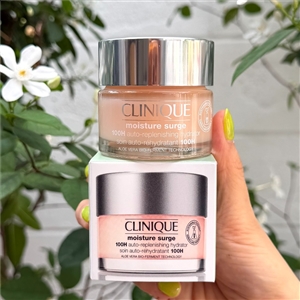 Clinique Moisture Surge 100.-Hour Auto-Replenishing Hydrator ขนาด 50ml. (เคาเตอร์ 1,990฿)