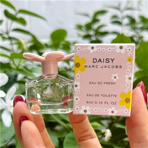 Marc Jacobs Daisy Eau So Fresh Eau De Toilette ขนาด 4ml.
