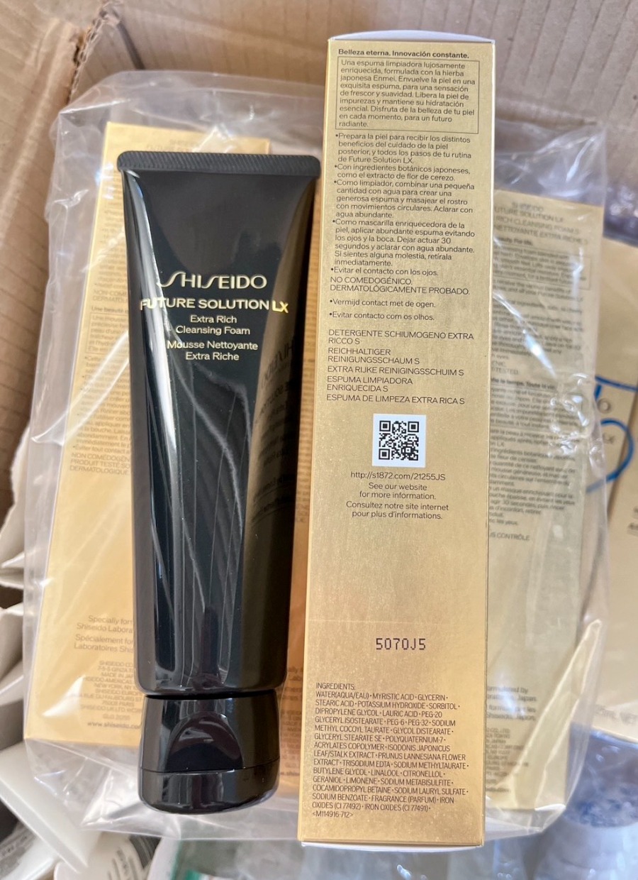 Shiseido Future Solution LX Extra Rich Cleansing Foam 125ml. (เคาเตอร์ 2,900฿)