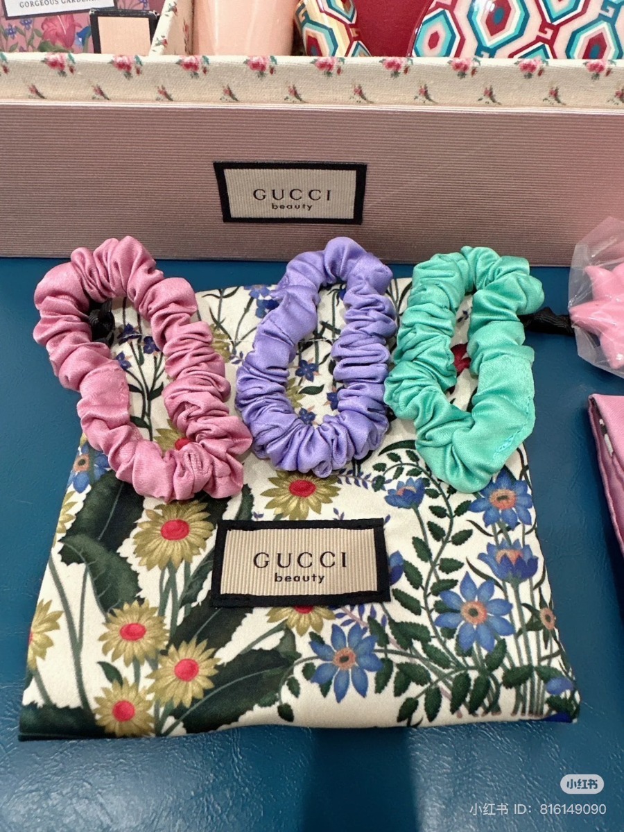 GUCCI Beauty Flora Mini Pouch Drawstring Bag & Hair Scrunchies x 3เส้น