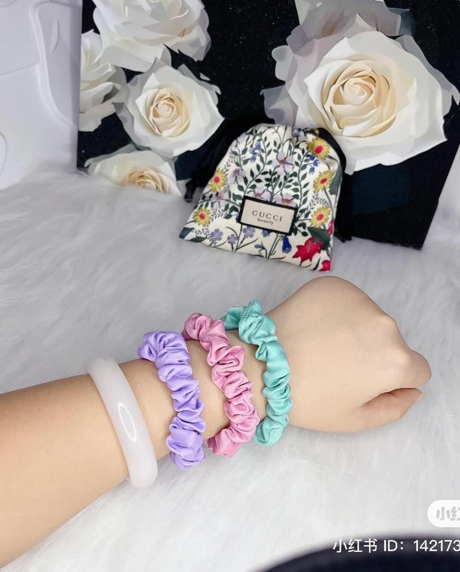 GUCCI Beauty Flora Mini Pouch Drawstring Bag & Hair Scrunchies x 3เส้น