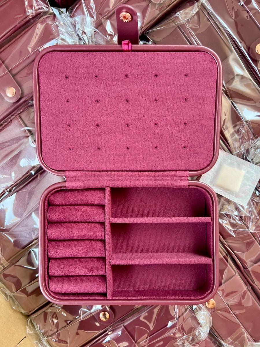 กล่องใส่เครื่องประดับ Charlotte Tilbury Jewelry Box