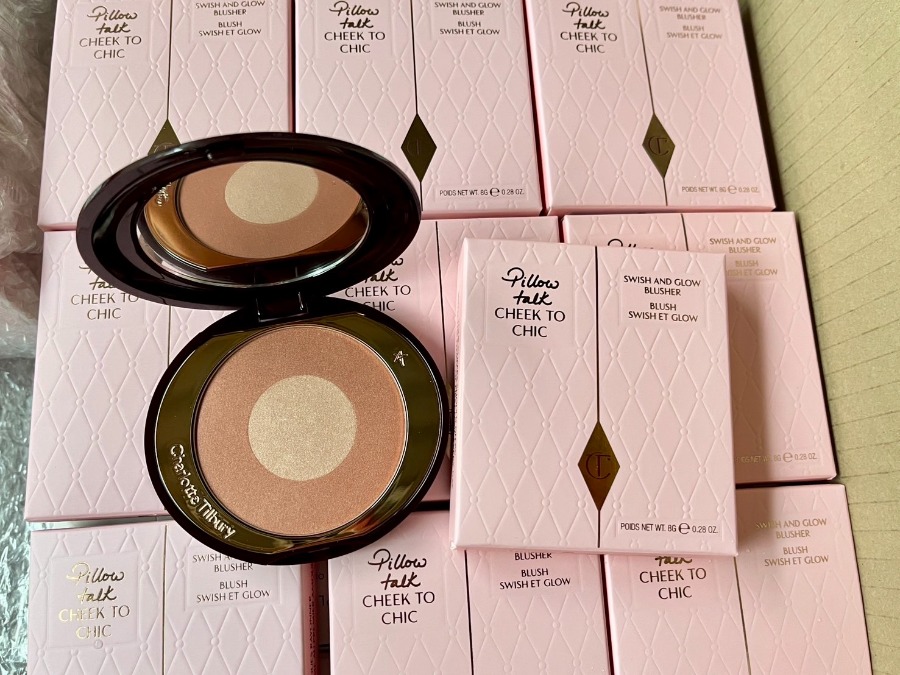 Charlotte Tilbury Cheek To Chic Swish & Glow Blusher 8g. #Pillow Talk (เคาเตอร์ 2,000฿)