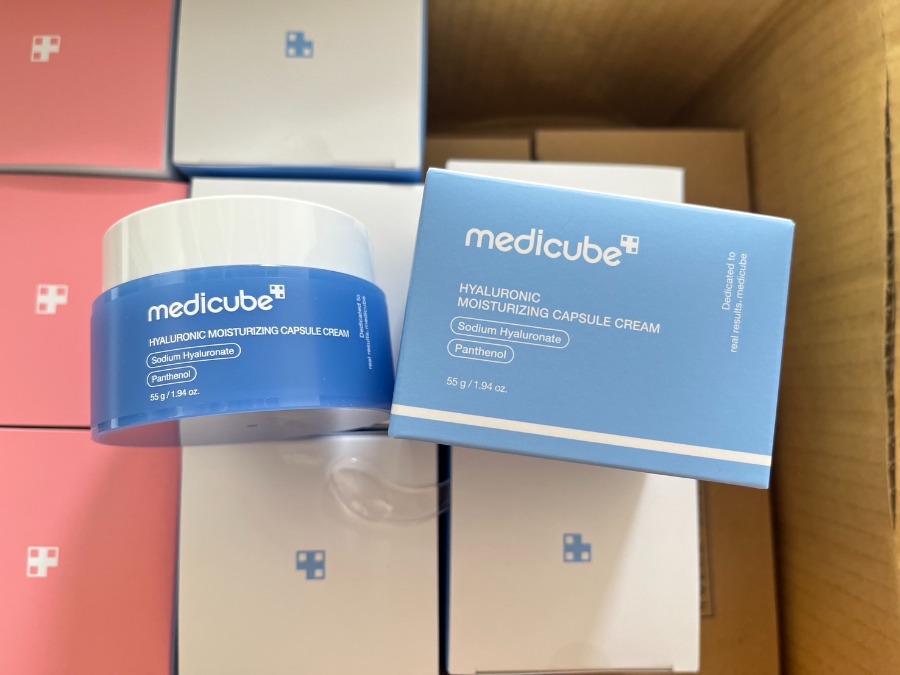Medicube Hyaluronic Moisturizing Capsule Cream 55g.