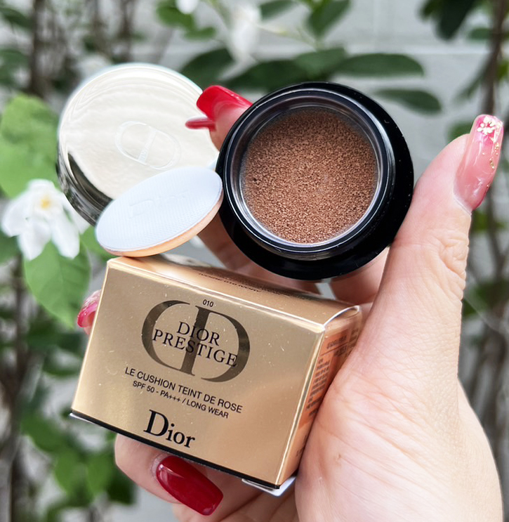คุชชั่น Cushion Dior Prestige Le Cushion Teint De Rose 4g. 010 Ivory