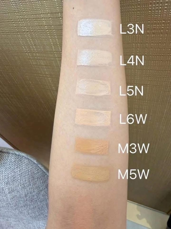 Clarins Double Serum Foundation 30ml. (เคาเตอร์ 2,500฿)