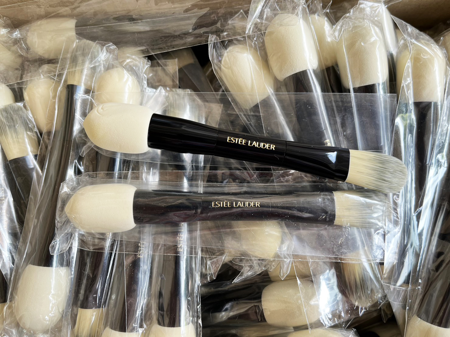 Estee Lauder Foundation Sponge & Brush