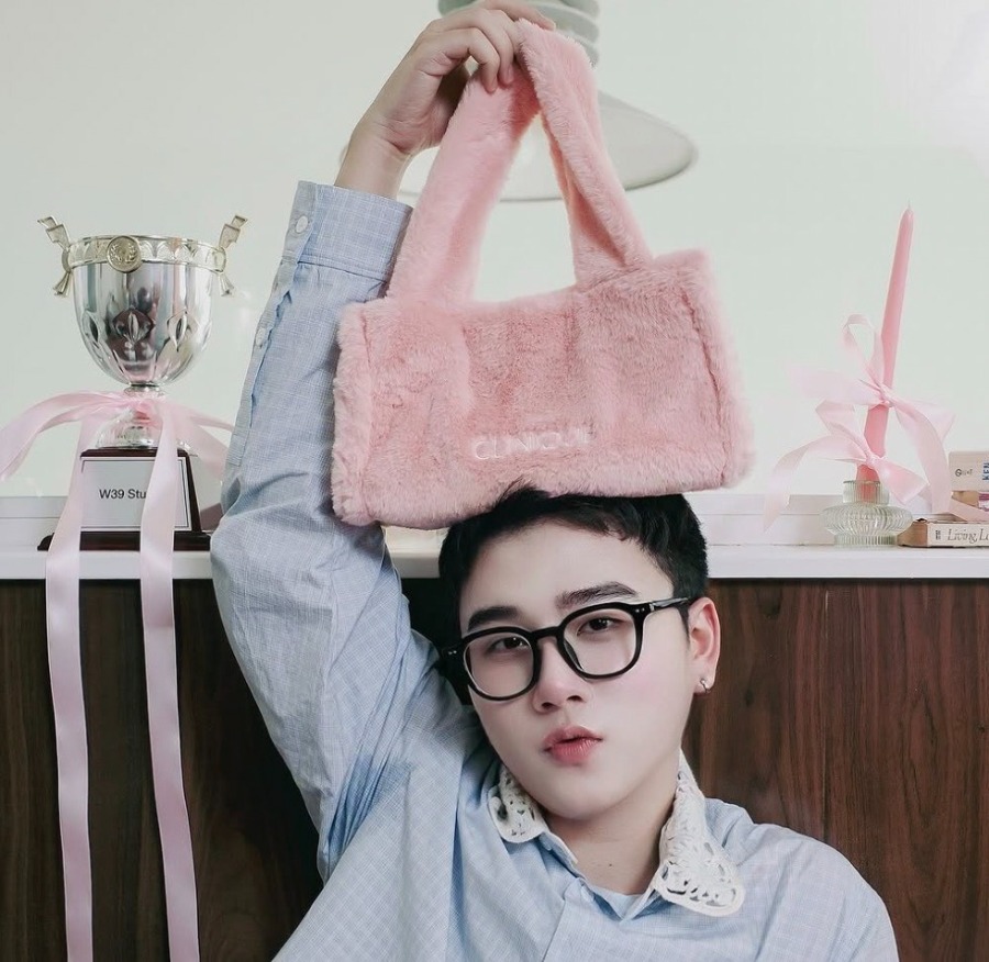 กระเป๋า Clinique Pink Fluffy Tote Bag