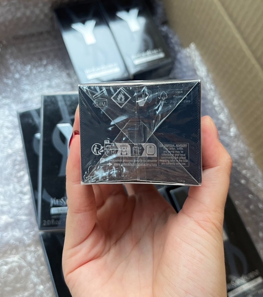 Yves Saint Laurent Y Eau de Parfum 60ml. (เคาเตอร์ 4,500฿)