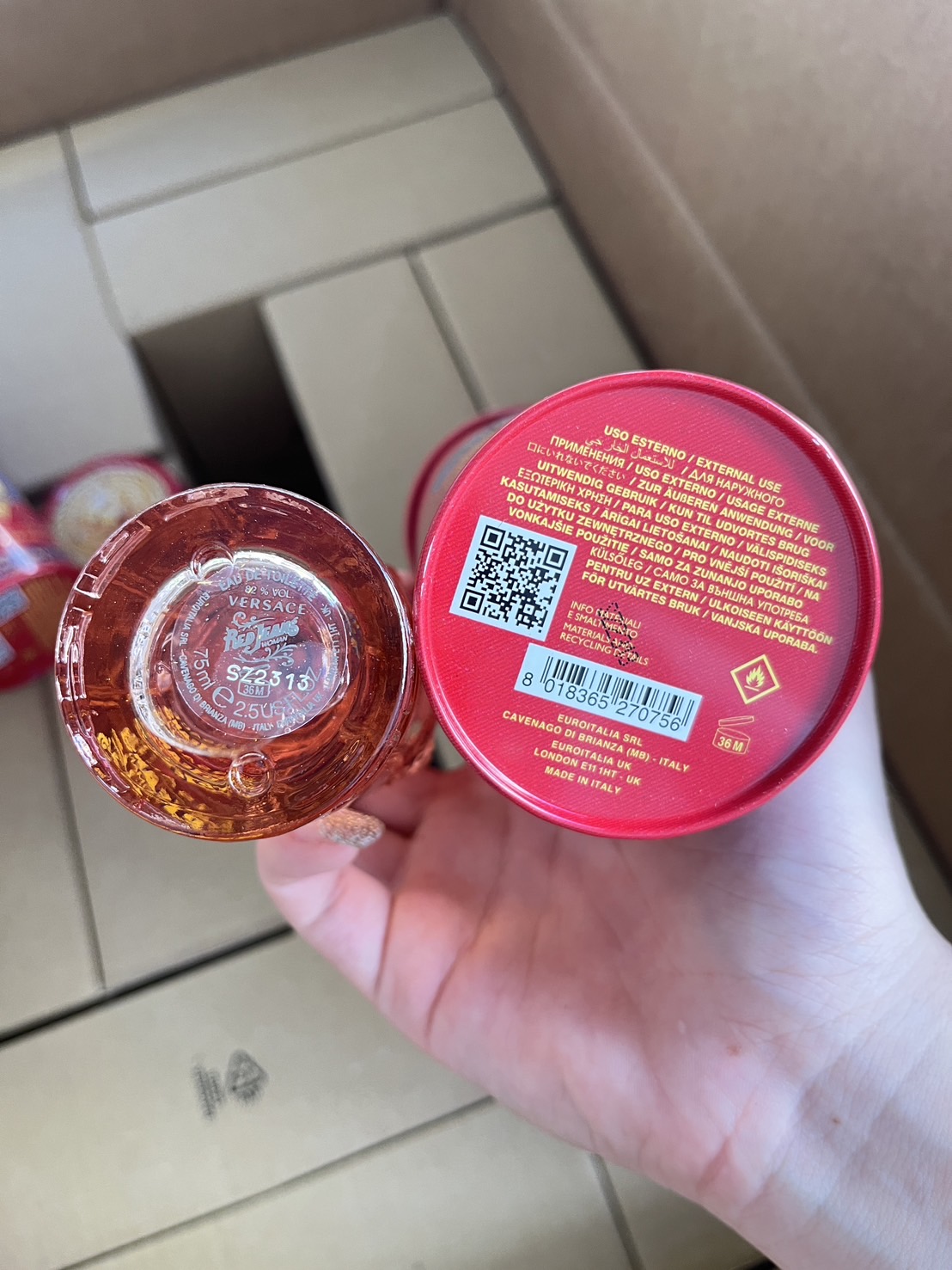 Versace Red Jeans Eau De Toilette 75ml. (เคาเตอร์ 2,100฿)