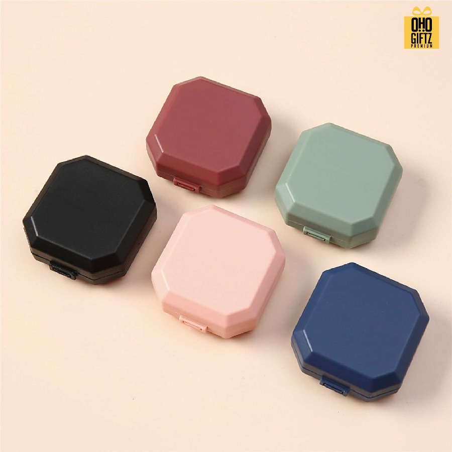 กล่องยาพกพา 6 ช่อง สกรีนชื่อ สกรีนโลโก้ ทำเป็นของพรีเมี่ยมได้ 