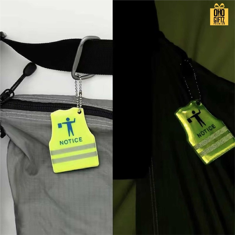 พวงกุญแจเสื้อกั๊กสะท้อนแสง สกรีนโลโก้ ทำเป็นของพรีเมี่ยม ของชำร่วยได้